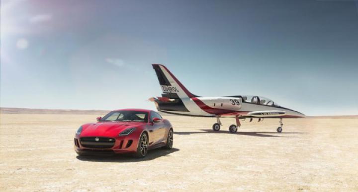  Полноприводный Jaguar F-Type быстрее заднеприводного