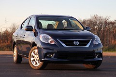 Автомобиль 2012 Nissan Versa Sedan