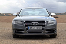 Фото автомобиля Audi S8 2012 - вид спереди